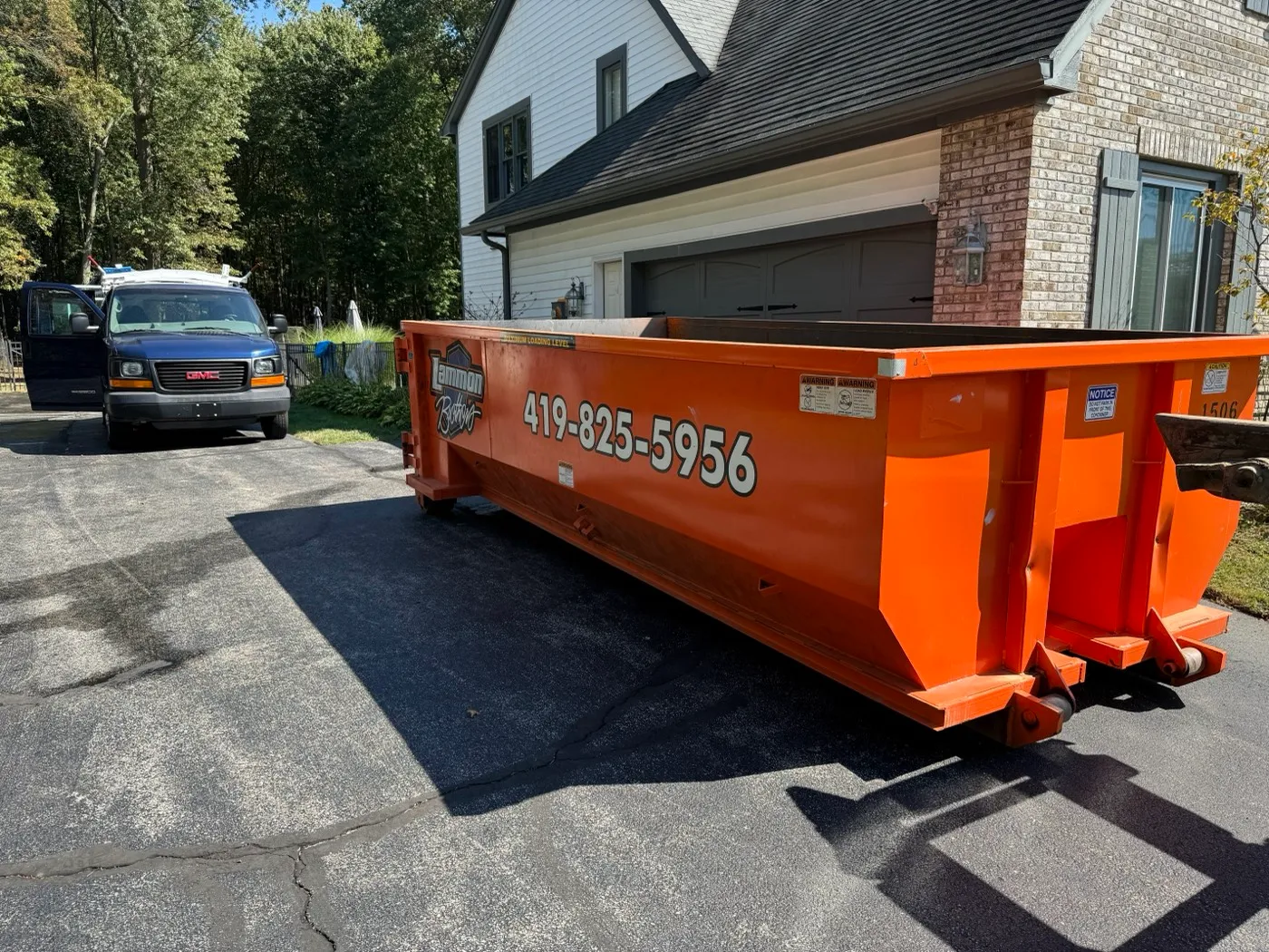 How to Choose the Right Dumpster for Roofing Job