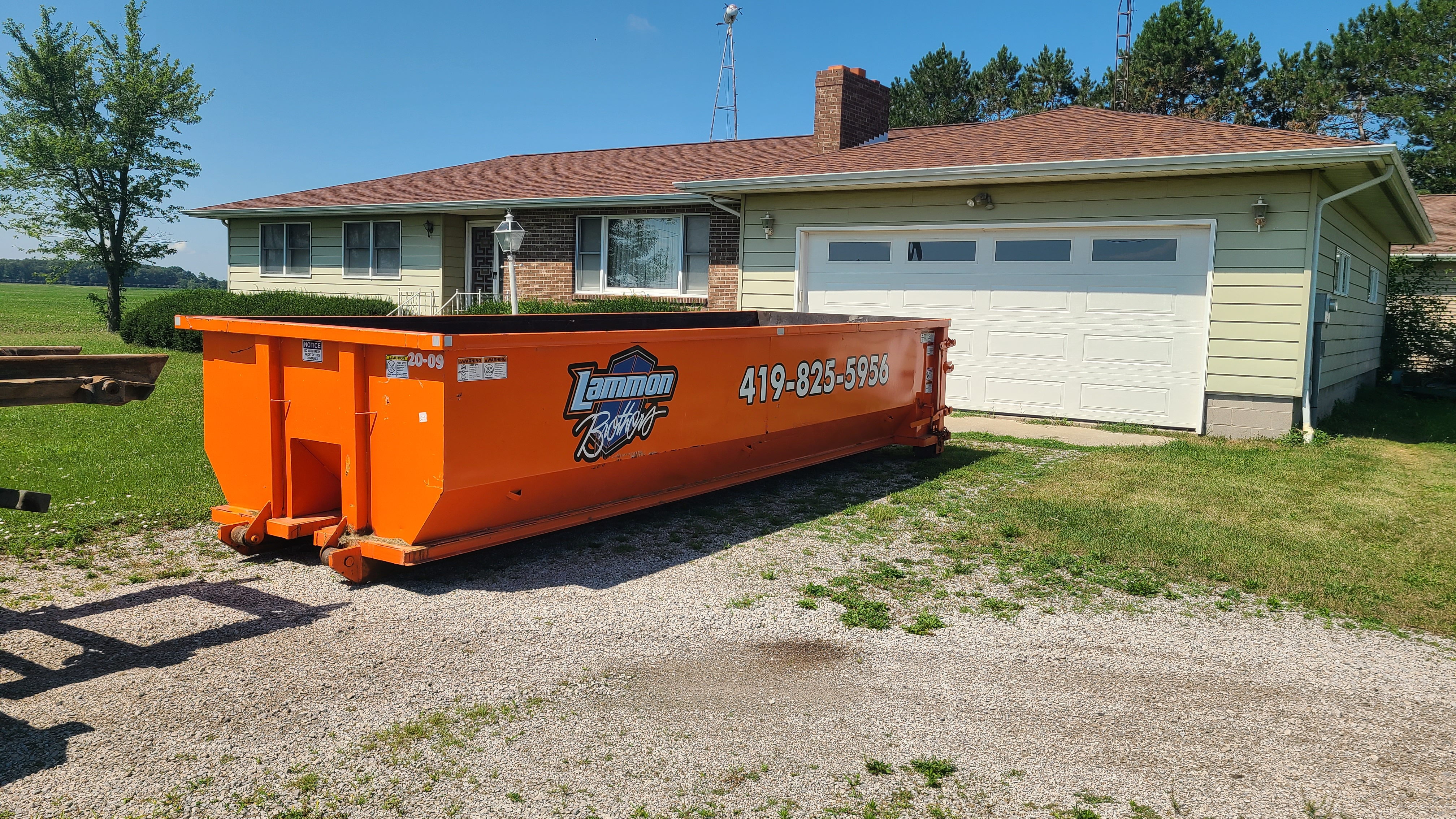 Dumpster Rentals for Seasonal Shifts: Summer Projects to Fall Cleanups